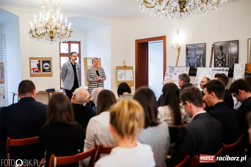 Zdjęcie w galerii na portalu naszraciborz.pl: Absolwenci raciborskiej architektury odebrali dyplomy  wiadomości z regionu