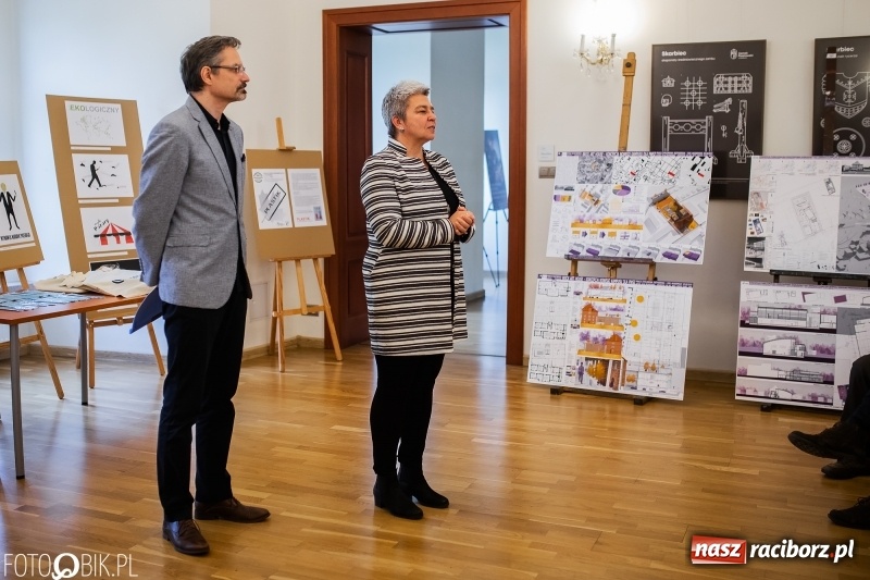 Zdjęcie w galerii na portalu naszraciborz.pl: Absolwenci raciborskiej architektury odebrali dyplomy  wiadomości z regionu