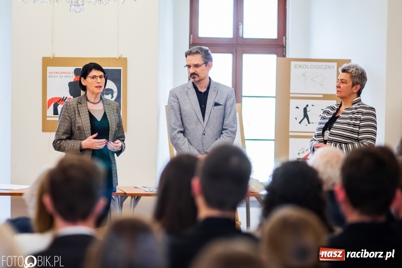 Zdjęcie w galerii na portalu naszraciborz.pl: Absolwenci raciborskiej architektury odebrali dyplomy  wiadomości z regionu