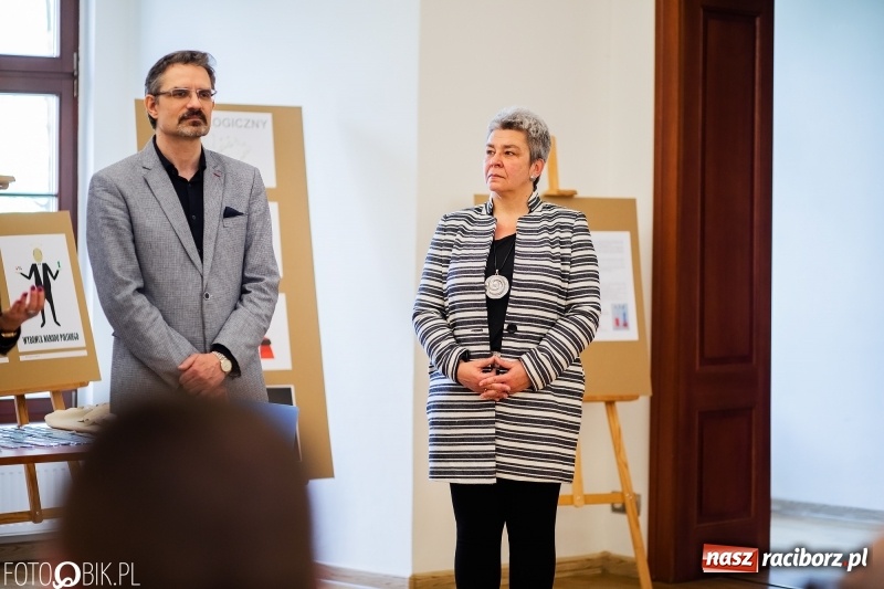 Zdjęcie w galerii na portalu naszraciborz.pl: Absolwenci raciborskiej architektury odebrali dyplomy  wiadomości z regionu