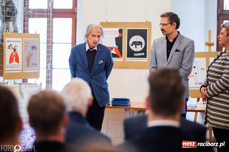 Zdjęcie w galerii na portalu naszraciborz.pl: Absolwenci raciborskiej architektury odebrali dyplomy  wiadomości z regionu