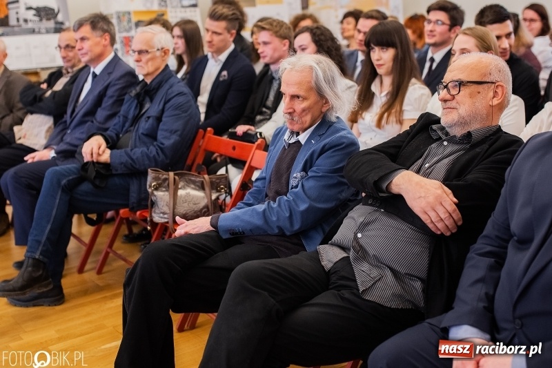 Zdjęcie w galerii na portalu naszraciborz.pl: Absolwenci raciborskiej architektury odebrali dyplomy  wiadomości z regionu