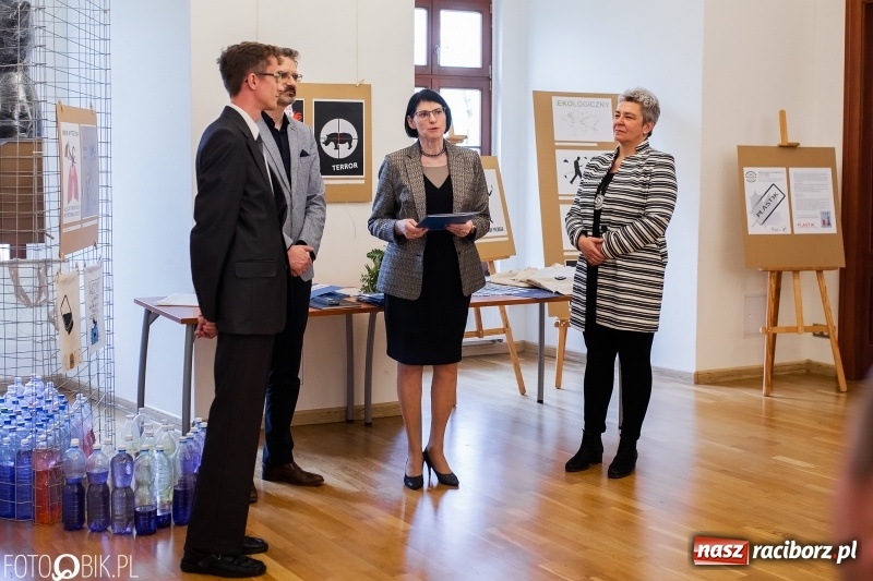 Zdjęcie w galerii na portalu naszraciborz.pl: Absolwenci raciborskiej architektury odebrali dyplomy  wiadomości z regionu