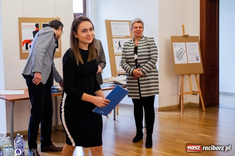 Zdjęcie w galerii na portalu naszraciborz.pl: Absolwenci raciborskiej architektury odebrali dyplomy  wiadomości z regionu