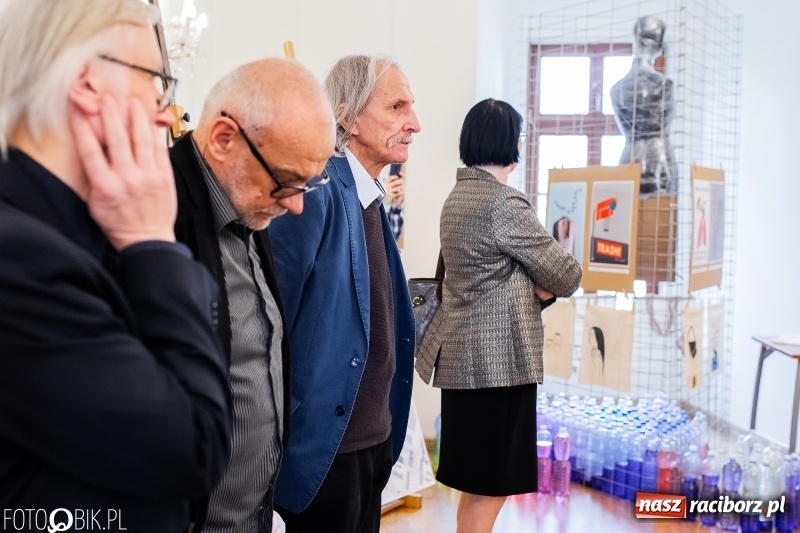 Zdjęcie w galerii na portalu naszraciborz.pl: Absolwenci raciborskiej architektury odebrali dyplomy  wiadomości z regionu