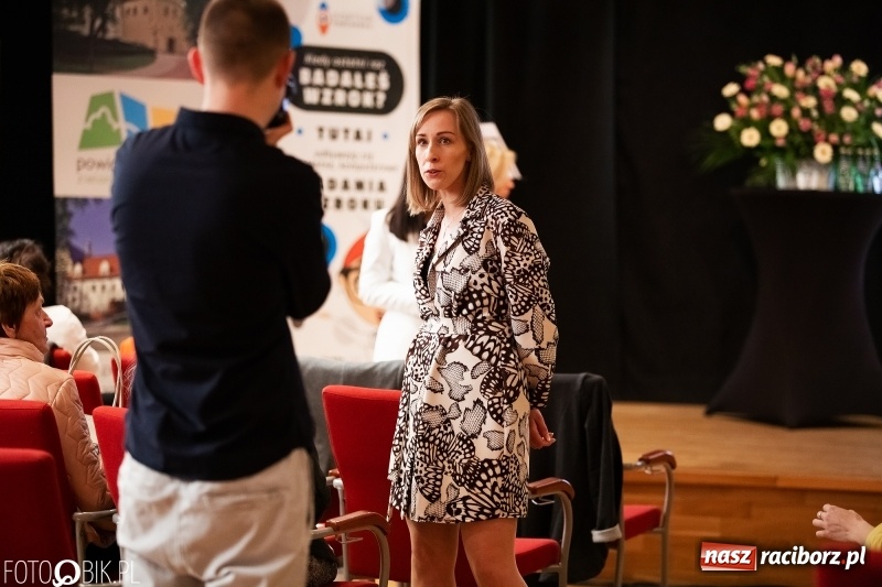 Zdjęcie w galerii na portalu naszraciborz.pl: Przebudzenie vol. 2. Era Nowych Kobiet na Zamku Piastowskim wiadomości z regionu