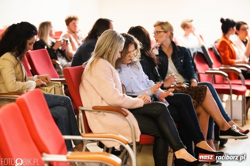 Zdjęcie w galerii na portalu naszraciborz.pl: Przebudzenie vol. 2. Era Nowych Kobiet na Zamku Piastowskim wiadomości z regionu