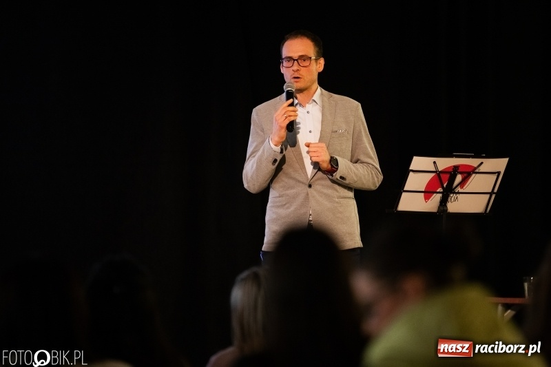 Zdjęcie w galerii na portalu naszraciborz.pl: Przebudzenie vol. 2. Era Nowych Kobiet na Zamku Piastowskim wiadomości z regionu