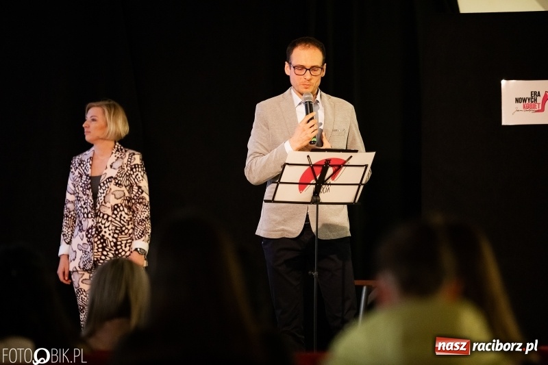 Zdjęcie w galerii na portalu naszraciborz.pl: Przebudzenie vol. 2. Era Nowych Kobiet na Zamku Piastowskim wiadomości z regionu