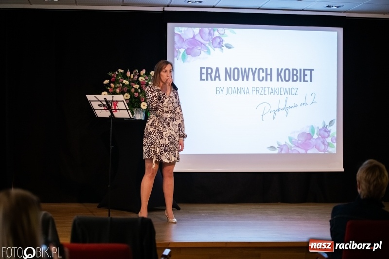 Zdjęcie w galerii na portalu naszraciborz.pl: Przebudzenie vol. 2. Era Nowych Kobiet na Zamku Piastowskim wiadomości z regionu