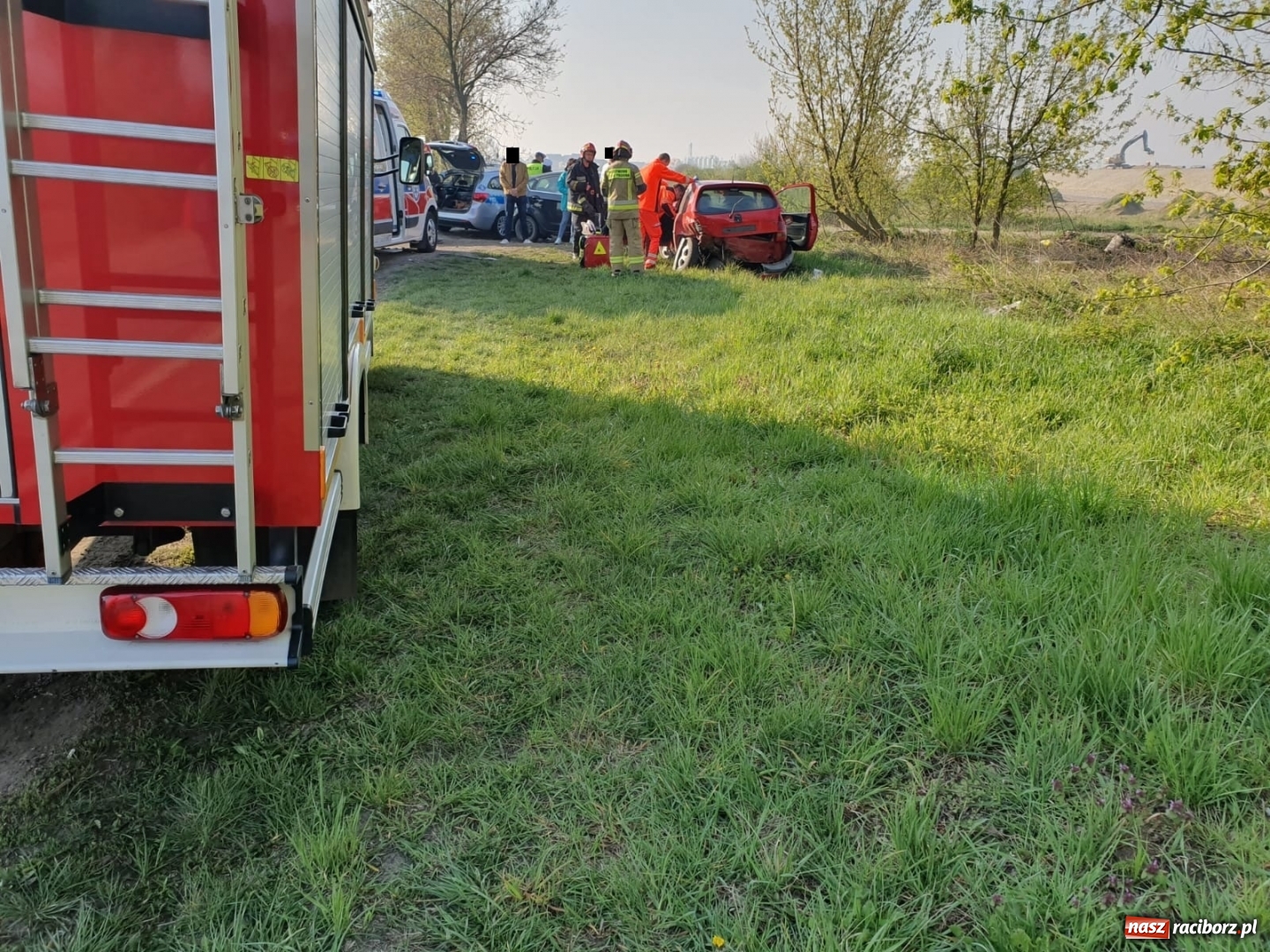 Zdjęcie w galerii na portalu naszraciborz.pl: Zderzenie na trasie Racibórz-Lubomia [FOTO] wiadomości z regionu