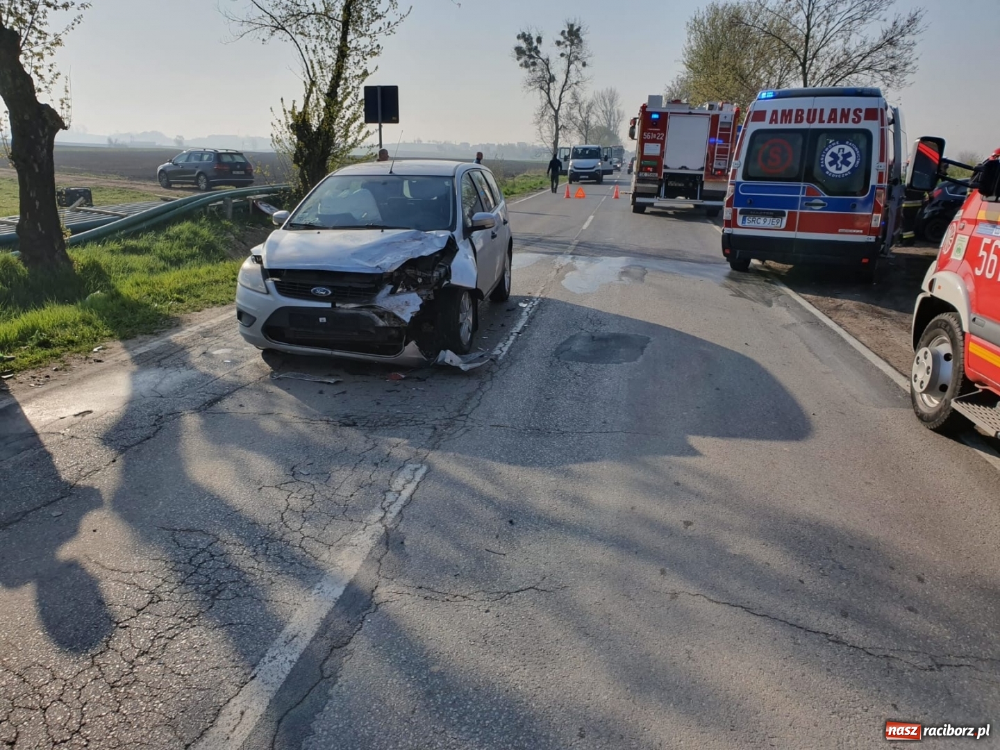 Zdjęcie w galerii na portalu naszraciborz.pl: Zderzenie na trasie Racibórz-Lubomia [FOTO] wiadomości z regionu