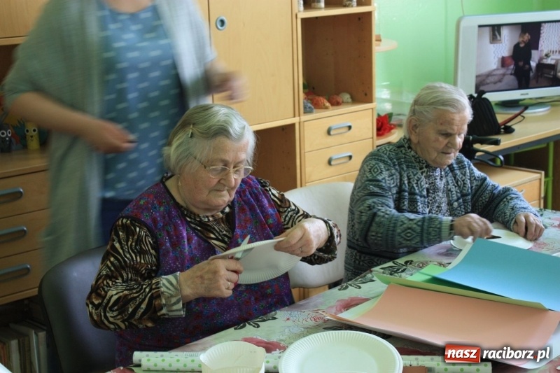 Zdjęcie w galerii na portalu naszraciborz.pl: Krzanowicki MOK organizuje czas wolny pacjentom wiadomości z regionu