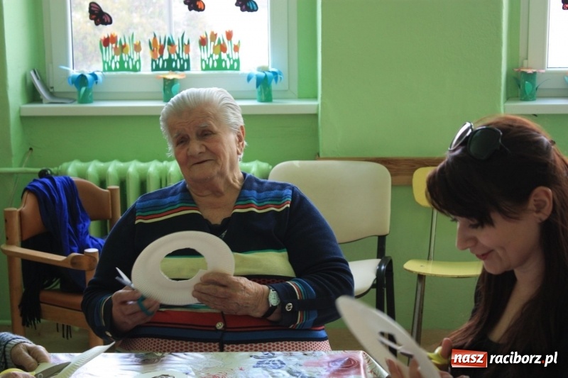 Zdjęcie w galerii na portalu naszraciborz.pl: Krzanowicki MOK organizuje czas wolny pacjentom wiadomości z regionu