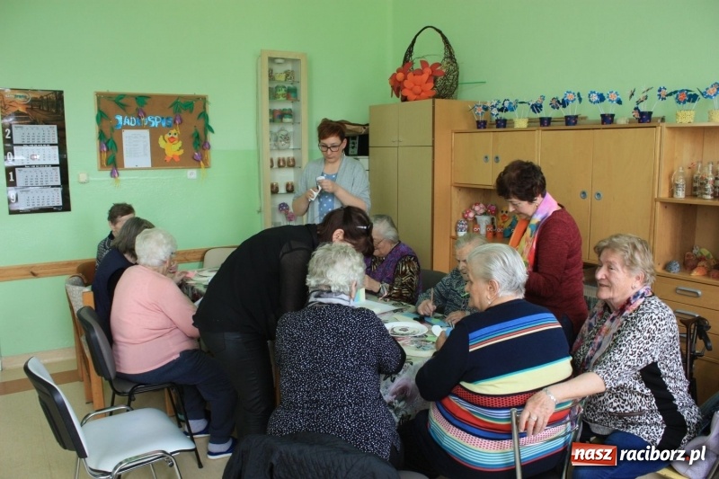 Zdjęcie w galerii na portalu naszraciborz.pl: Krzanowicki MOK organizuje czas wolny pacjentom wiadomości z regionu