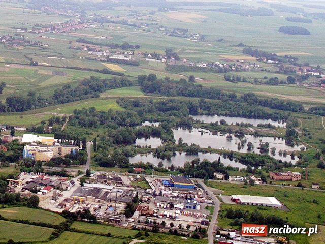 Zdjęcie w galerii na portalu naszraciborz.pl: Racibórz widziany z szybowca wiadomości z regionu