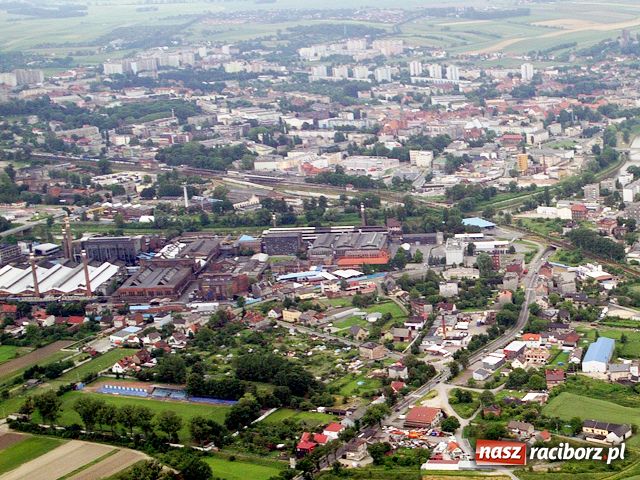 Zdjęcie w galerii na portalu naszraciborz.pl: Racibórz widziany z szybowca wiadomości z regionu