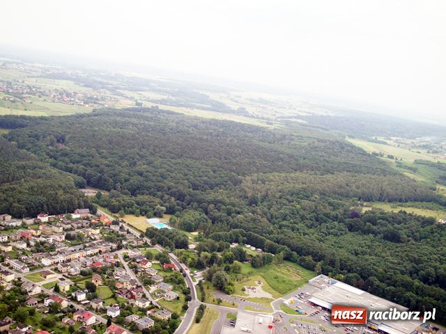 Zdjęcie w galerii na portalu naszraciborz.pl: Racibórz widziany z szybowca wiadomości z regionu