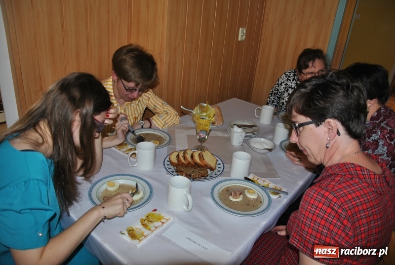 Zdjęcie w galerii na portalu naszraciborz.pl: Śniadanie Wielkanocne w raciborskim WTZ wiadomości z regionu