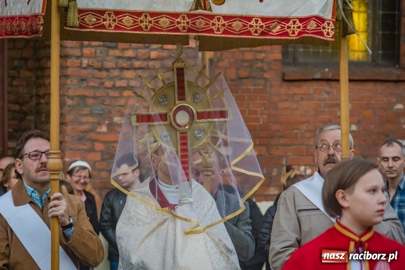 Zdjęcie w galerii na portalu naszraciborz.pl: Krzyż jest tronem miłosierdzia [FOTO] wiadomości z regionu