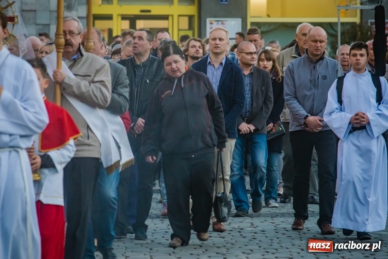 Zdjęcie w galerii na portalu naszraciborz.pl: Krzyż jest tronem miłosierdzia [FOTO] wiadomości z regionu