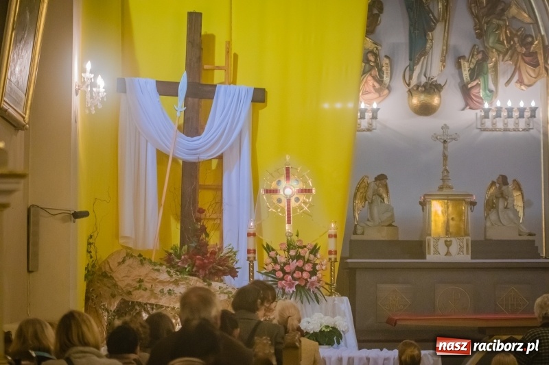 Zdjęcie w galerii na portalu naszraciborz.pl: Krzyż jest tronem miłosierdzia [FOTO] wiadomości z regionu