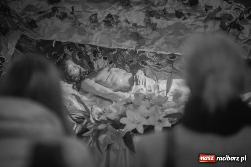 Zdjęcie w galerii na portalu naszraciborz.pl: Krzyż jest tronem miłosierdzia [FOTO] wiadomości z regionu