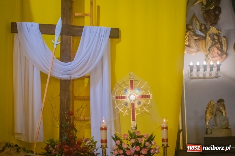 Zdjęcie w galerii na portalu naszraciborz.pl: Krzyż jest tronem miłosierdzia [FOTO] wiadomości z regionu