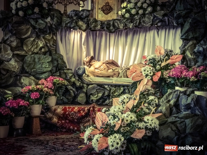 Zdjęcie w galerii na portalu naszraciborz.pl: Dekret biskupa opolskiego o przebiegu Wielkiego Tygodnia. Od Wielkanocy 50 osób w kościele wiadomości z regionu