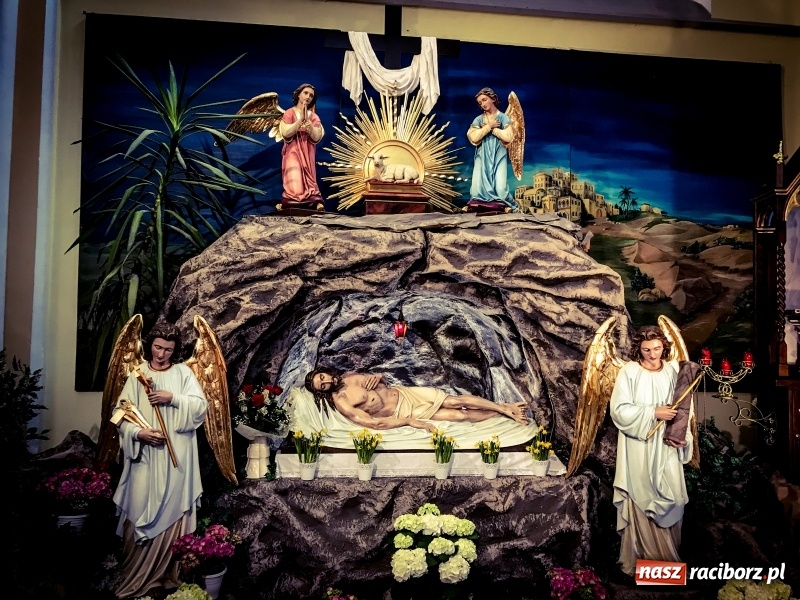 Zdjęcie w galerii na portalu naszraciborz.pl: Dekret biskupa opolskiego o przebiegu Wielkiego Tygodnia. Od Wielkanocy 50 osób w kościele wiadomości z regionu
