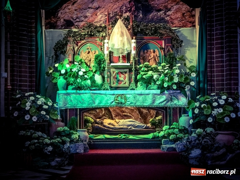 Zdjęcie w galerii na portalu naszraciborz.pl: Dekret biskupa opolskiego o przebiegu Wielkiego Tygodnia. Od Wielkanocy 50 osób w kościele wiadomości z regionu