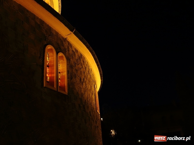 Zdjęcie w galerii na portalu naszraciborz.pl: Dekret biskupa opolskiego o przebiegu Wielkiego Tygodnia. Od Wielkanocy 50 osób w kościele wiadomości z regionu