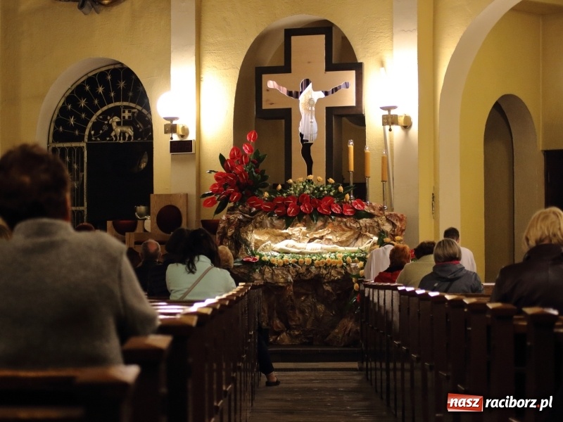 Zdjęcie w galerii na portalu naszraciborz.pl: Dekret biskupa opolskiego o przebiegu Wielkiego Tygodnia. Od Wielkanocy 50 osób w kościele wiadomości z regionu