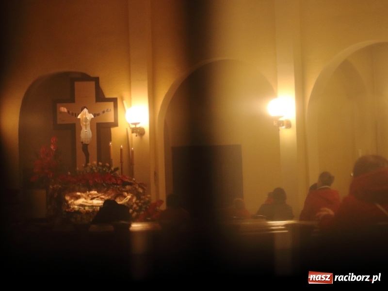 Zdjęcie w galerii na portalu naszraciborz.pl: Dekret biskupa opolskiego o przebiegu Wielkiego Tygodnia. Od Wielkanocy 50 osób w kościele wiadomości z regionu
