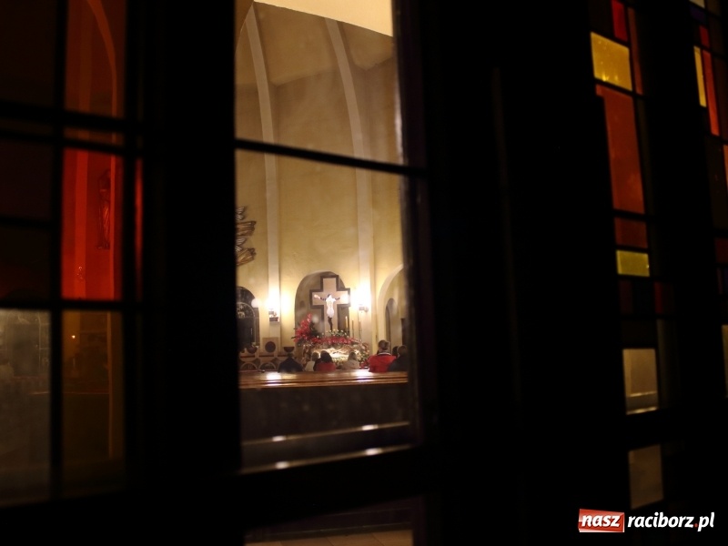 Zdjęcie w galerii na portalu naszraciborz.pl: Dekret biskupa opolskiego o przebiegu Wielkiego Tygodnia. Od Wielkanocy 50 osób w kościele wiadomości z regionu