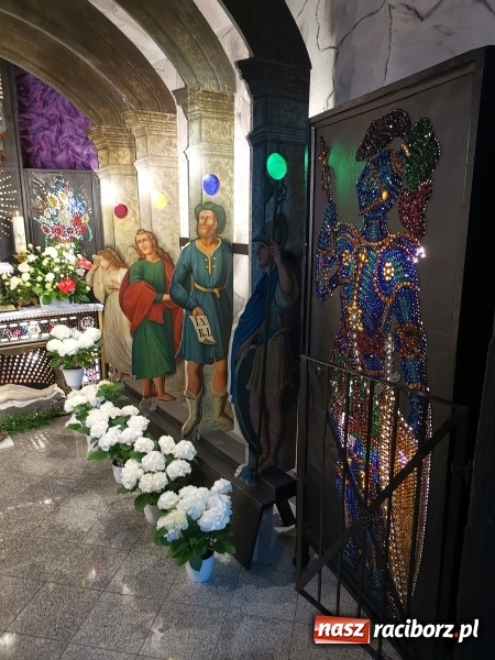 Zdjęcie w galerii na portalu naszraciborz.pl: Dekret biskupa opolskiego o przebiegu Wielkiego Tygodnia. Od Wielkanocy 50 osób w kościele wiadomości z regionu