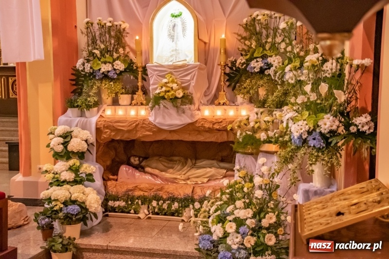 Zdjęcie w galerii na portalu naszraciborz.pl: Dekret biskupa opolskiego o przebiegu Wielkiego Tygodnia. Od Wielkanocy 50 osób w kościele wiadomości z regionu