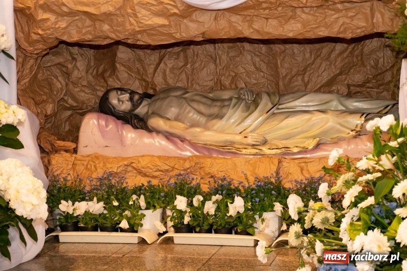 Zdjęcie w galerii na portalu naszraciborz.pl: Dekret biskupa opolskiego o przebiegu Wielkiego Tygodnia. Od Wielkanocy 50 osób w kościele wiadomości z regionu