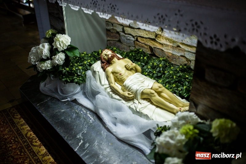 Zdjęcie w galerii na portalu naszraciborz.pl: Dekret biskupa opolskiego o przebiegu Wielkiego Tygodnia. Od Wielkanocy 50 osób w kościele wiadomości z regionu