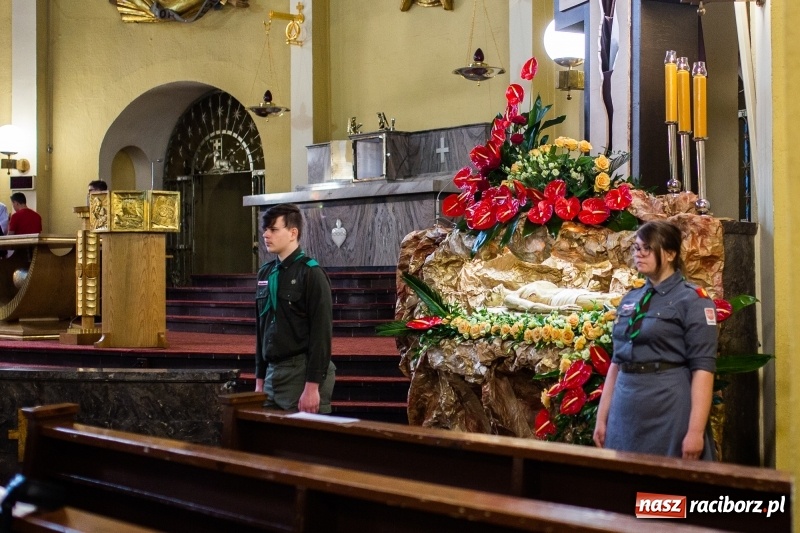 Zdjęcie w galerii na portalu naszraciborz.pl: Dekret biskupa opolskiego o przebiegu Wielkiego Tygodnia. Od Wielkanocy 50 osób w kościele wiadomości z regionu