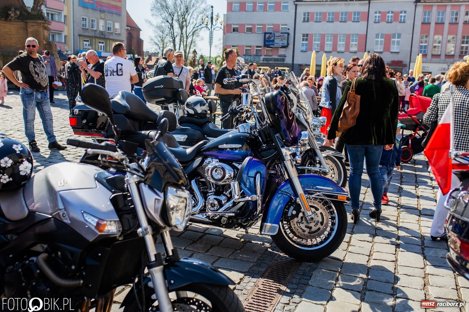 Zdjęcie w galerii na portalu naszraciborz.pl: Setki święconek na raciborskim Rynku, a do tego wielkanocny żurek [FOTO i WIDEO] wiadomości z regionu