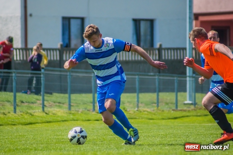 Zdjęcie w galerii na portalu naszraciborz.pl: A klasa. Zwycięska Wielka Sobota Studziennej wiadomości z regionu