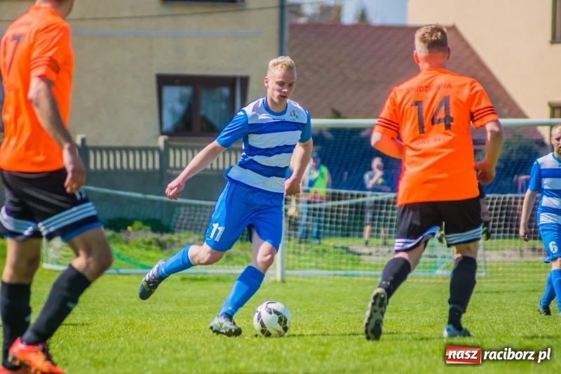 Zdjęcie w galerii na portalu naszraciborz.pl: A klasa. Zwycięska Wielka Sobota Studziennej wiadomości z regionu