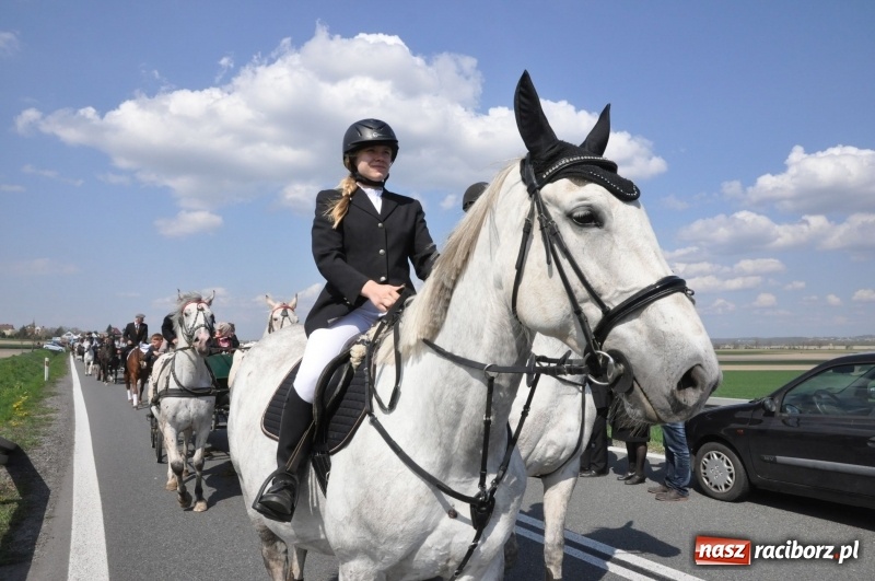 Zdjęcie w galerii na portalu naszraciborz.pl: Na procesji w Sudole biskup z Katowic oraz debiut nowego prezydenta [FOTO i WIDEO] wiadomości z regionu