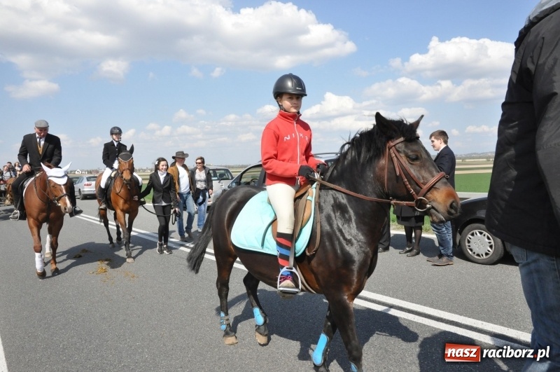 Zdjęcie w galerii na portalu naszraciborz.pl: Na procesji w Sudole biskup z Katowic oraz debiut nowego prezydenta [FOTO i WIDEO] wiadomości z regionu