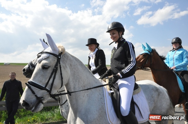 Zdjęcie w galerii na portalu naszraciborz.pl: Na procesji w Sudole biskup z Katowic oraz debiut nowego prezydenta [FOTO i WIDEO] wiadomości z regionu