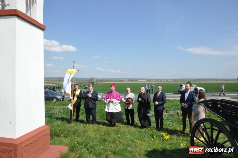 Zdjęcie w galerii na portalu naszraciborz.pl: Na procesji w Sudole biskup z Katowic oraz debiut nowego prezydenta [FOTO i WIDEO] wiadomości z regionu