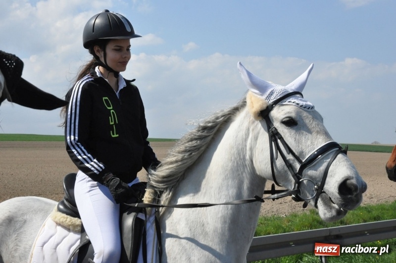 Zdjęcie w galerii na portalu naszraciborz.pl: Na procesji w Sudole biskup z Katowic oraz debiut nowego prezydenta [FOTO i WIDEO] wiadomości z regionu