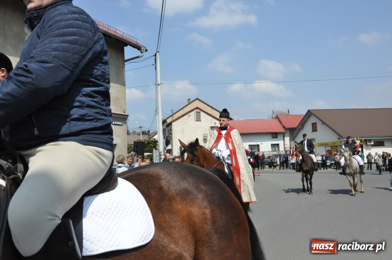 Zdjęcie w galerii na portalu naszraciborz.pl: Procesja konna w Pietrowicach Wielkich z premierem na pokładzie [FOTO i WIDEO] wiadomości z regionu