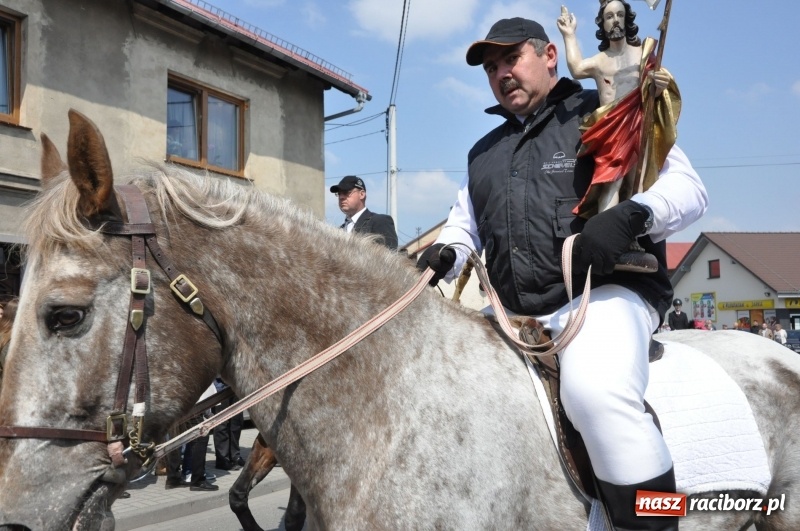 Zdjęcie w galerii na portalu naszraciborz.pl: Procesja konna w Pietrowicach Wielkich z premierem na pokładzie [FOTO i WIDEO] wiadomości z regionu